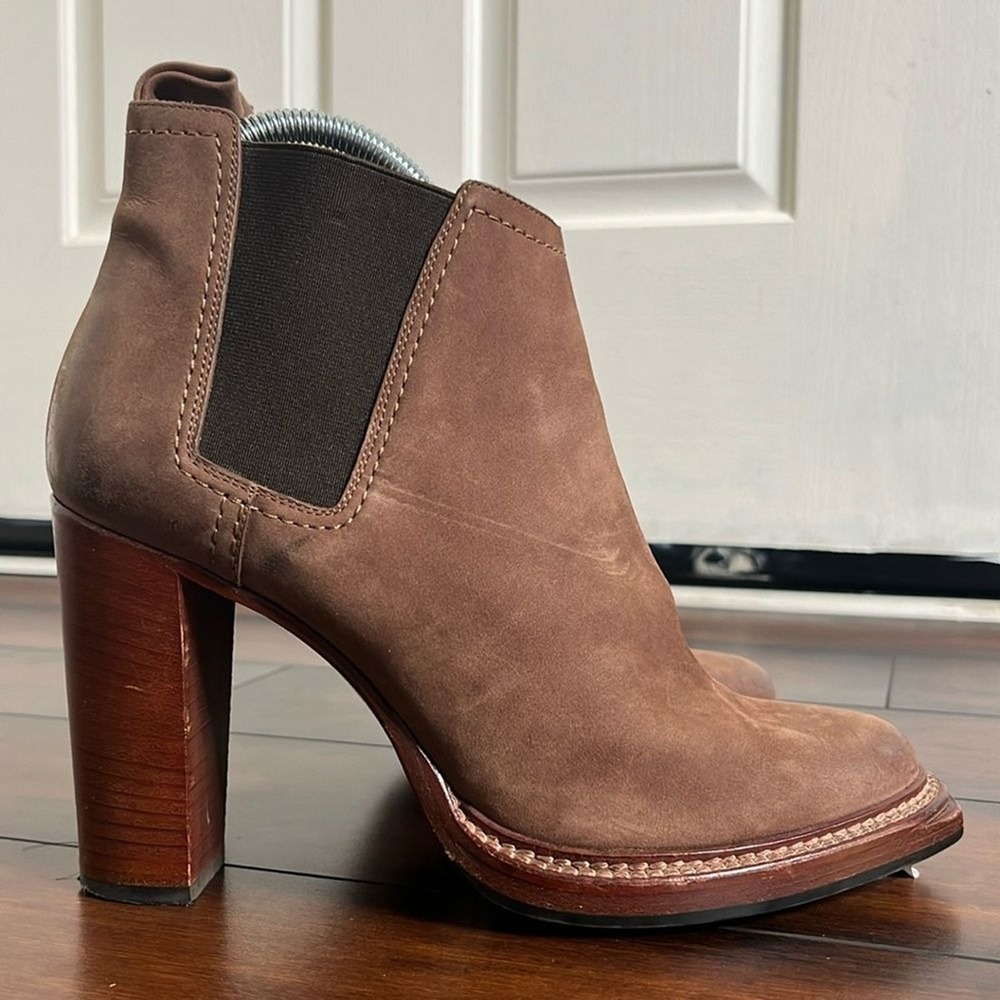 Pollini Women's Brown Leather Ankle High Heeled Boots size 40 Made in Italy